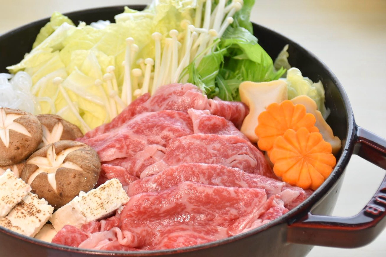 広島牛すき焼き 調理前のお鍋